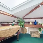 Charming Apartment Near Sacree Coeur